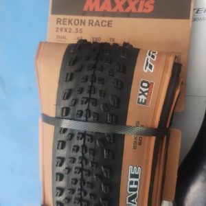 LLANTA MAXXIS REKON RACE 29X2.35 AR EXO/TR 120TPI Cara Clara